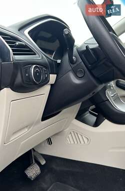 Позашляховик / Кросовер Ford Edge 2019 в 