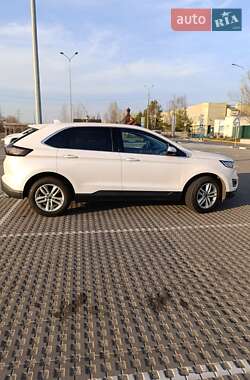 Внедорожник / Кроссовер Ford Edge 2017 в 