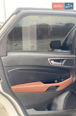 Внедорожник / Кроссовер Ford Edge 2015 в 