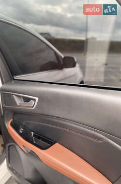 Внедорожник / Кроссовер Ford Edge 2015 в 