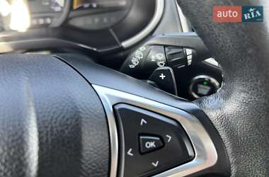 Внедорожник / Кроссовер Ford Edge 2017 в 