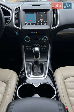 Внедорожник / Кроссовер Ford Edge 2016 в 