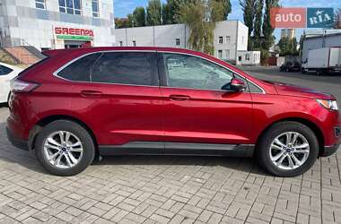 Внедорожник / Кроссовер Ford Edge 2016 в 