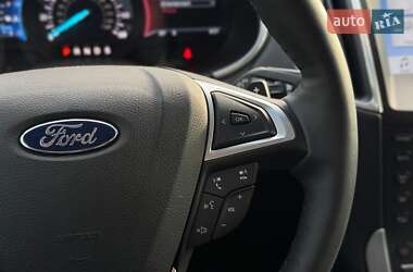 Внедорожник / Кроссовер Ford Edge 2018 в 