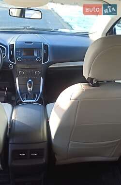 Внедорожник / Кроссовер Ford Edge 2016 в 