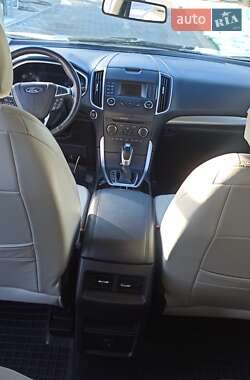 Внедорожник / Кроссовер Ford Edge 2016 в 