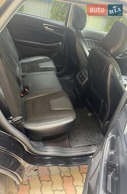 Внедорожник / Кроссовер Ford Edge 2016 в 