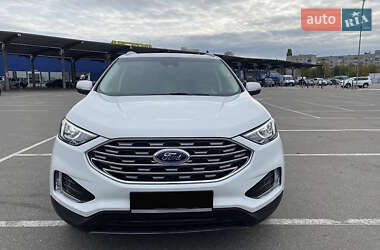 Внедорожник / Кроссовер Ford Edge 2019 в 