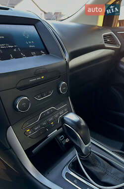 Внедорожник / Кроссовер Ford Edge 2018 в 