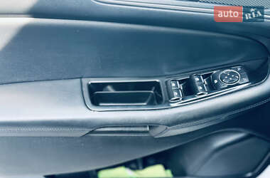 Внедорожник / Кроссовер Ford Edge 2017 в 