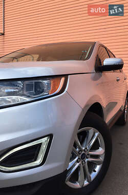 Внедорожник / Кроссовер Ford Edge 2016 в 