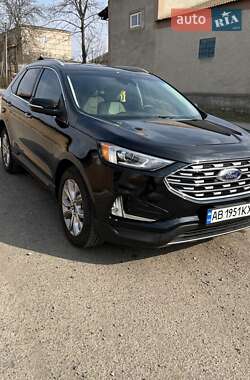 Позашляховик / Кросовер Ford Edge 2019 в 