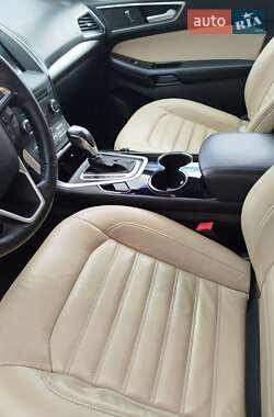 Внедорожник / Кроссовер Ford Edge 2016 в 