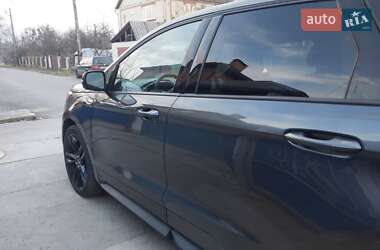 Внедорожник / Кроссовер Ford Edge 2019 в 