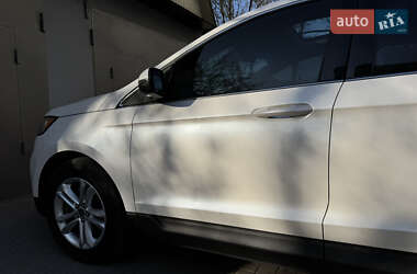 Внедорожник / Кроссовер Ford Edge 2018 в 