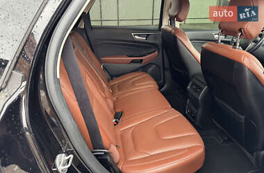 Позашляховик / Кросовер Ford Edge 2019 в 