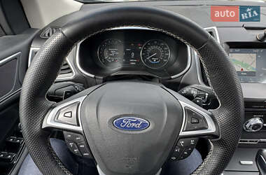 Внедорожник / Кроссовер Ford Edge 2018 в 