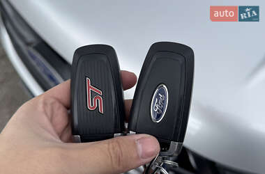Внедорожник / Кроссовер Ford Edge 2018 в 