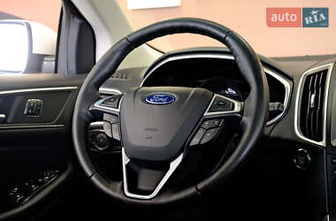 Внедорожник / Кроссовер Ford Edge 2017 в 