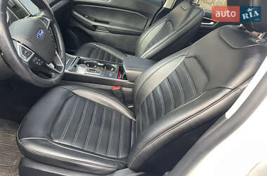Внедорожник / Кроссовер Ford Edge 2019 в 