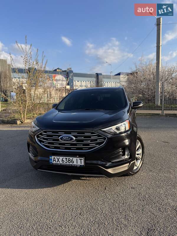 Внедорожник / Кроссовер Ford Edge 2019 в 
