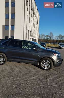 Позашляховик / Кросовер Ford Edge 2018 в 