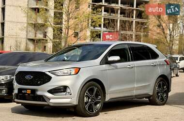 Позашляховик / Кросовер Ford Edge 2019 в 