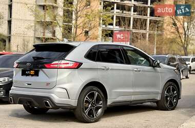 Позашляховик / Кросовер Ford Edge 2019 в 