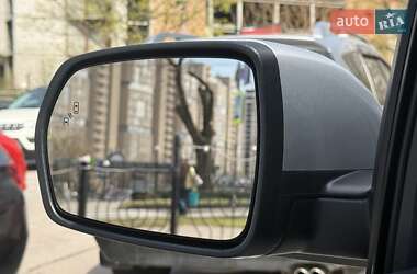 Позашляховик / Кросовер Ford Edge 2019 в 