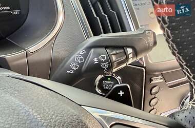 Позашляховик / Кросовер Ford Edge 2019 в 