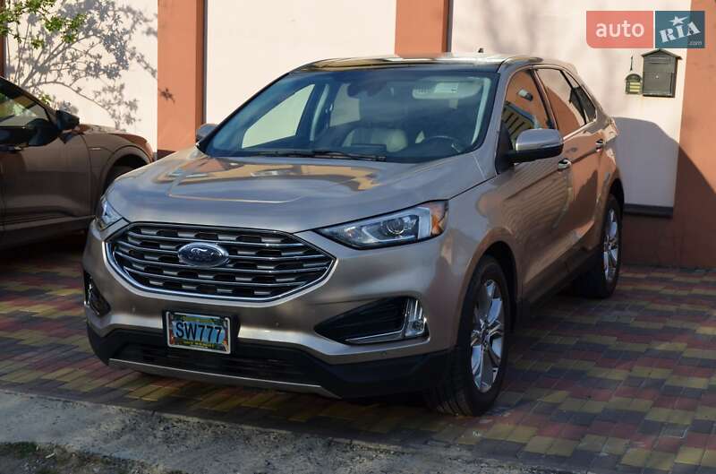 Позашляховик / Кросовер Ford Edge 2021 в 
