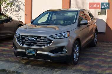 Позашляховик / Кросовер Ford Edge 2021 в 