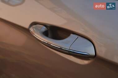 Позашляховик / Кросовер Ford Edge 2021 в 