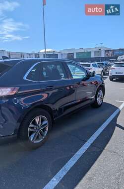 Внедорожник / Кроссовер Ford Edge 2016 в 