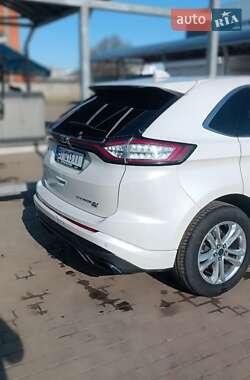 Внедорожник / Кроссовер Ford Edge 2016 в 