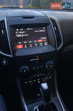 Внедорожник / Кроссовер Ford Edge 2016 в 