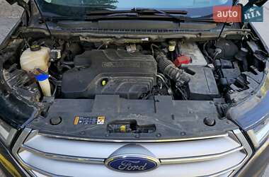Внедорожник / Кроссовер Ford Edge 2016 в 