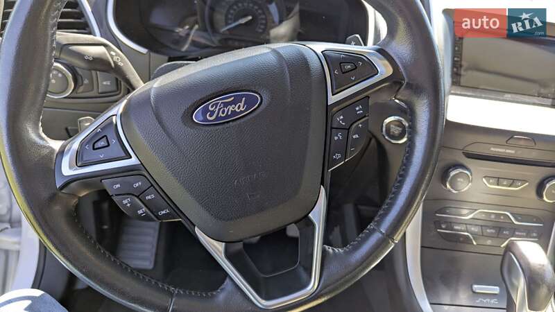 Внедорожник / Кроссовер Ford Edge 2015 в Полонном