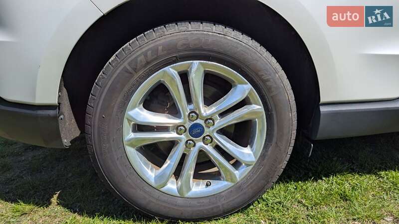 Внедорожник / Кроссовер Ford Edge 2015 в Полонном