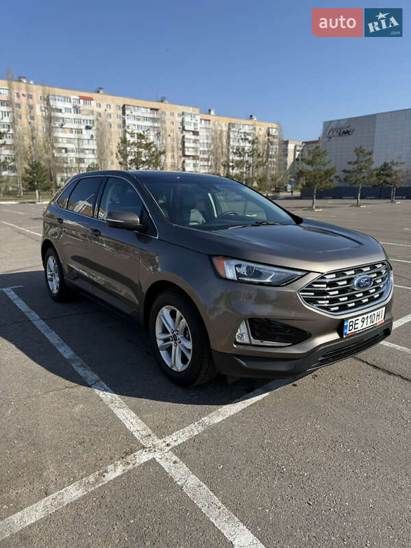 Внедорожник / Кроссовер Ford Edge 2019 в 