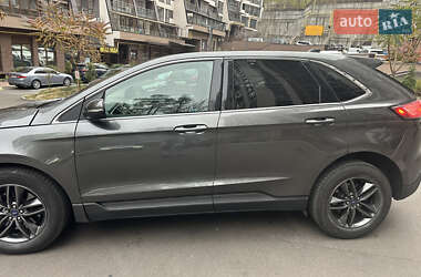Позашляховик / Кросовер Ford Edge 2017 в 