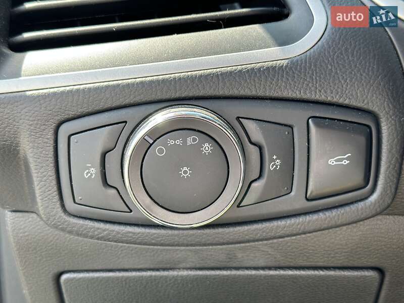 Внедорожник / Кроссовер Ford Edge 2018 в Черновцах