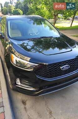 Внедорожник / Кроссовер Ford Edge 2022 в Вишневом