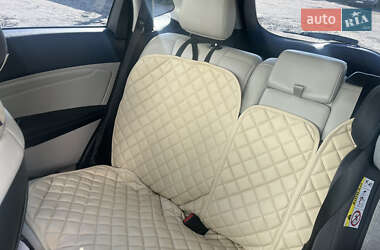 Внедорожник / Кроссовер Ford Edge 2015 в 