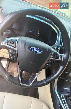 Внедорожник / Кроссовер Ford Edge 2018 в 