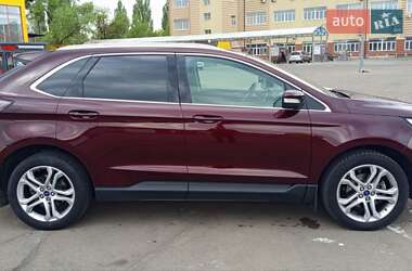 Позашляховик / Кросовер Ford Edge 2016 в 