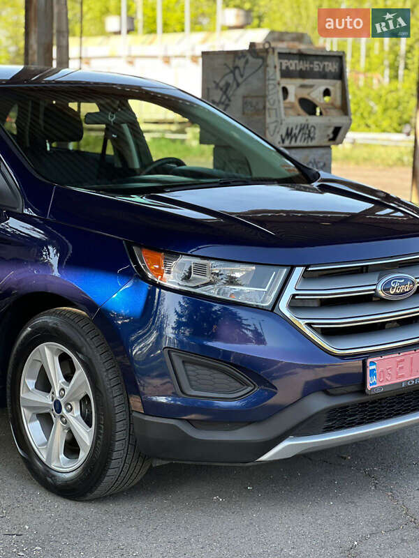 Позашляховик / Кросовер Ford Edge 2016 в 