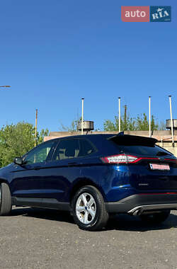 Позашляховик / Кросовер Ford Edge 2016 в 