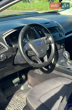 Позашляховик / Кросовер Ford Edge 2016 в 