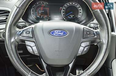 Внедорожник / Кроссовер Ford Edge 2016 в 